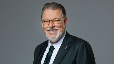 Jonathan Frakes Told Us He'll Be Back To Work On Star Trek Soon, But Not Before Starring In A Hallmark Christmas Movie