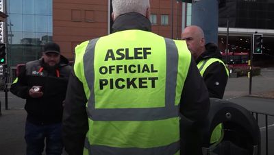 Train strikes: Aslef announces fresh wave of walkouts in December