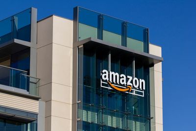 Amazon ‘blocks promotions’ for staff who do not return to office three days a week