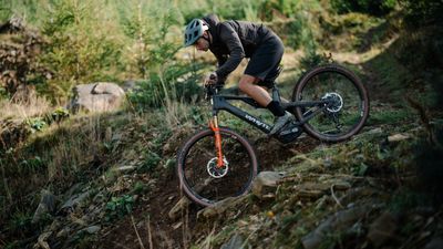 Whyte reveal the lightweight E-Lyte e-MTB range and brutally axe most of its conventional bikes with an e-bike focus for 2024