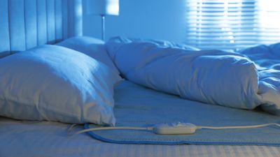 Can you use an electric blanket on a memory foam mattress? 7 do's and don'ts