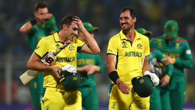 AUS vs SA | Aussies overcomes middle-order stutter, makes final
