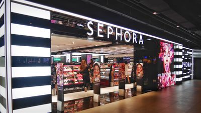 Sephora will no longer let you buy perfume directly from its shelves