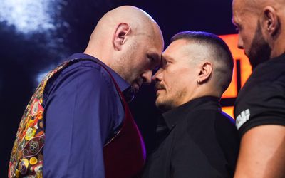 Video: Tyson Fury, Oleksandr Usyk grind foreheads in front of Sylvester Stallone