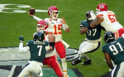 Chiefs QB Patrick Mahomes previews matchup against Eagles, expects WRs to improve