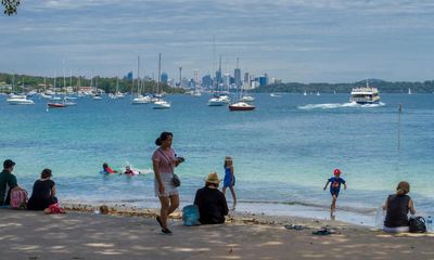 ‘Not wanted here’: council accused of deterring public by imposing 15-minute-only parking spots at Sydney beach