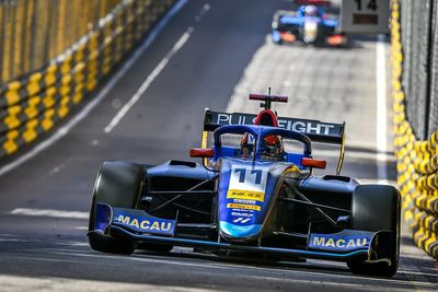 Macau GP: Browning grabs pole as shunt ends qualifying early