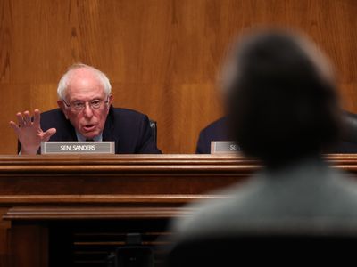 Sen. Sanders pushes NIH to rein in drug prices