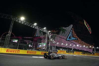 F1 fans removed from grandstands ahead of delayed Vegas FP2