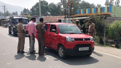Kerala suspected Maoists encounter | Intensified vehicle checks continue at T.N.-Karnataka border