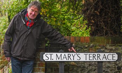 Hampshire villagers bring street’s apostrophe catastrophe to a full stop