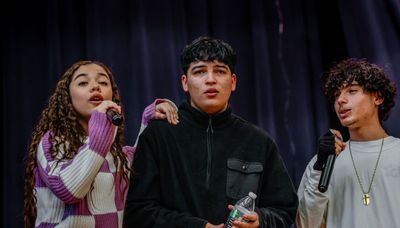 These Venezuelan newcomers in Rogers Park found a way to connect by forming a rock band