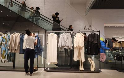 Retailers are reversing generous returns policies which cost a staggering $817 billion last year–but consumers still expect easy returns as they plan their holiday shopping