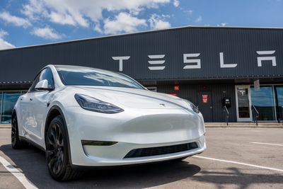 Total your Tesla? It might be in Ukraine, where an electric-vehicle resurrection industry is thriving