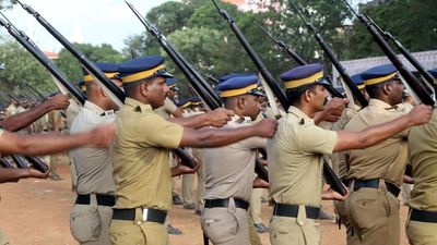 Three attack police station in Kozhikode, arrested