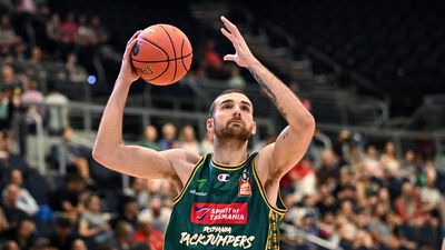 McVeigh nails OT winner for JackJumpers against Taipans