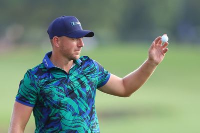 Matt Wallace birdies every hole on back nine to card stunning 60 and lead DP World Tour Championship