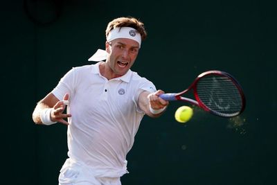 Liam Broady replaces injured Andy Murray in Great Britain’s Davis Cup team