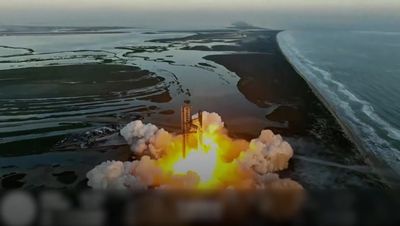 SpaceX loses contact with Starship rocket after second launch attempt