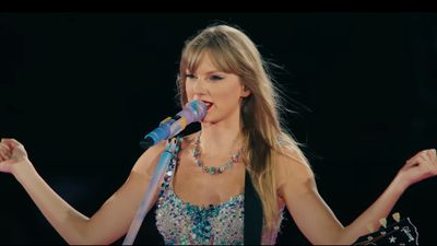 As Taylor Swift Confirms A Fan Died Before Her Eras Tour Show, Videos Of The Singer Helping Fans At The Concert Amid Heat Wave Are Going Viral