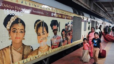 A.P.’s first Bharat Gaurav train leaves on Jyothirlinga yatra from Vijayawada