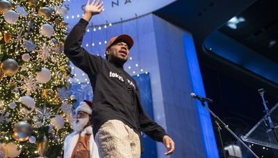 Chance the Rapper rings in the holidays at Museum of Science and Industry tree lighting