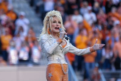 Dolly Parton sang Rocky Top at the Tennessee game after Peyton Manning escorted her out