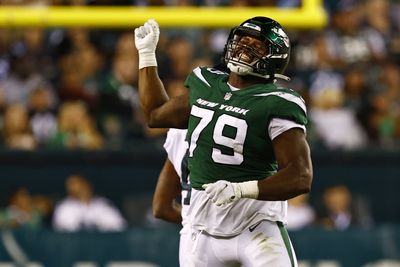 Jets sign Tanzel Smart to active roster, elevate two from practice squad for Week 11