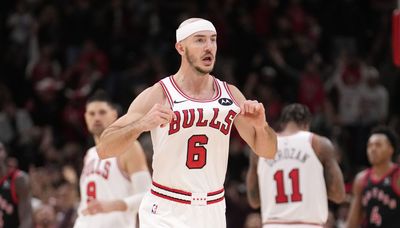 Bulls guard Alex Caruso showing long-range accuracy to go with short game
