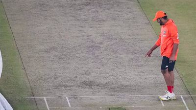 World Cup Final, India vs Australia: A long net for Ashwin again, a long look at the pitch too