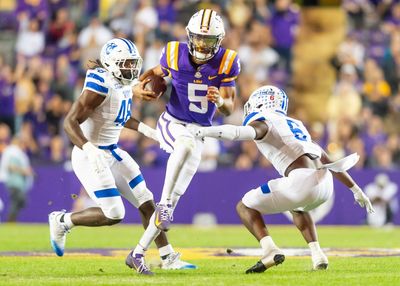 LSU’s Jayden Daniels accounts for 509 yards, 8 touchdowns