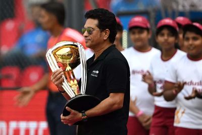 Watch: Sachin Tendulkar arrives in Ahmedabad for World Cup final