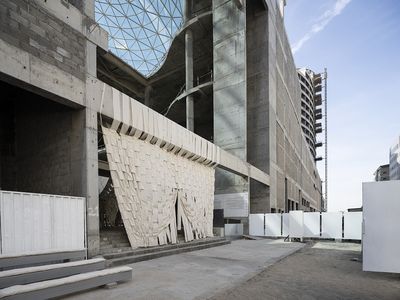 Installation SUPER LIMBO activates the empty building site of Sharjah Mall