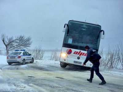 Extreme weather claims 2 lives in Bulgaria and leaves many in the dark