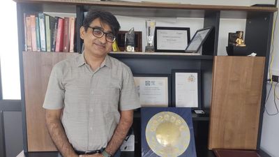 IITM professor bags national award for research on carbon sequestration