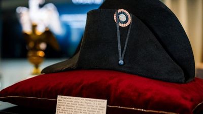 Napoleon's hat sells for record sum at French auction