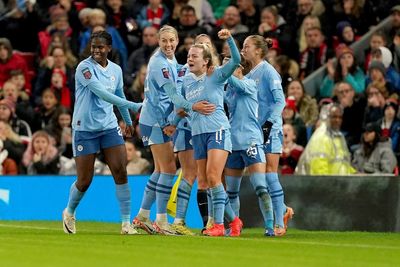 Manchester City storm back to deny Manchester United in Old Trafford WSL derby