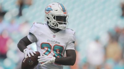 NFL Fans In Disbelief Over Dolphins RB De'Von Achane Suffering Another Brutal Injury