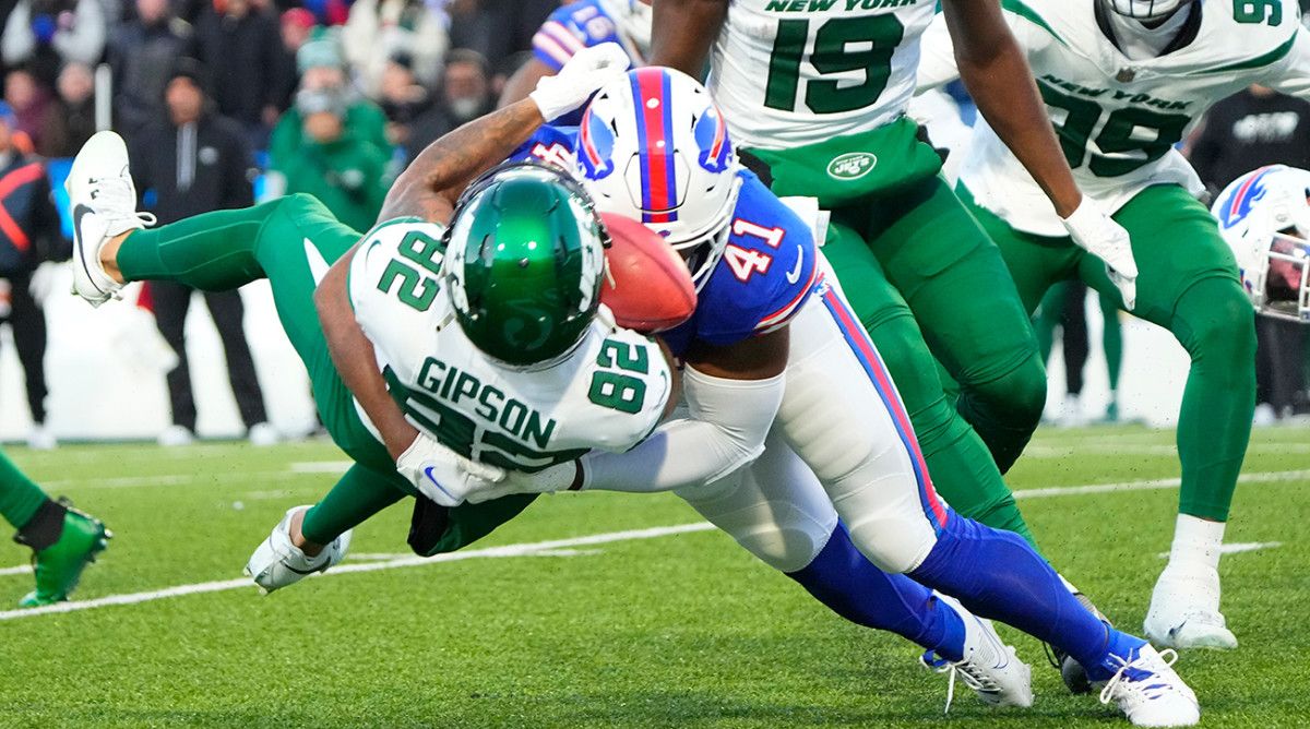 Bills, Jets Get Into Big Fight in Tunnel After…