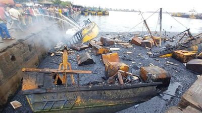 At least 25 mechanised fishing boats reduced to ashes in major fire at Vizag Fishing Harbour