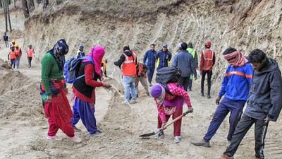 Uttarakhand govt. to bear travel expenses of relatives of trapped workers