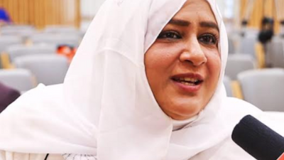 Mahila Empowerment Party chief Nowhera Shaik vows to turn old Hyderabad into 'gold Hyderabad'