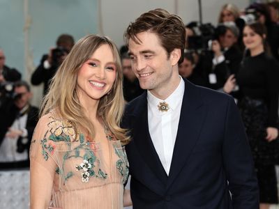 Suki Waterhouse reveals she and Robert Pattinson are expecting first child