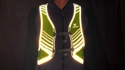 Apidura Packable Visibility Vest review - maximum visibility in a minimal package