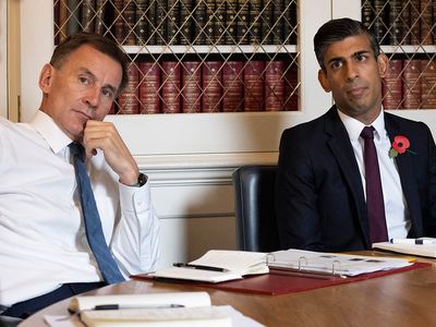 Starmer in No 10 would be as dangerous as Liz Truss, says Rishi Sunak