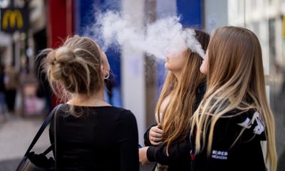 Australian retail lobby groups refuse to disclose amount of funding from tobacco and vaping industries