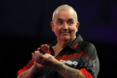 Phil Taylor to retire from darts at the end of next year