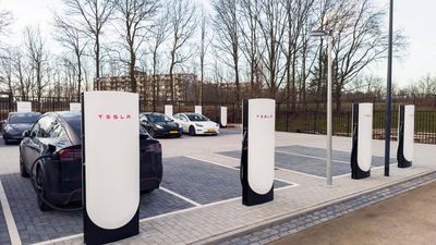 Tesla V4 Supercharger Adds 40% Battery Range In 10 Minutes