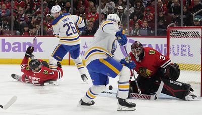 Blackhawks drawing big early-season crowds but struggling on home ice