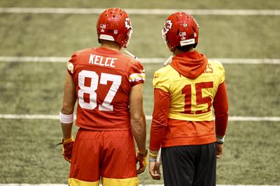 LOOK: Chiefs stars dressed to the nines entering Arrowhead Stadium for MNF matchup vs. Eagles